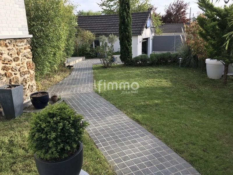 Maison - 185 m² - 8 pièces