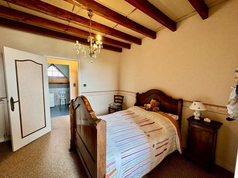 Maison - 254 m² - 9 pièces