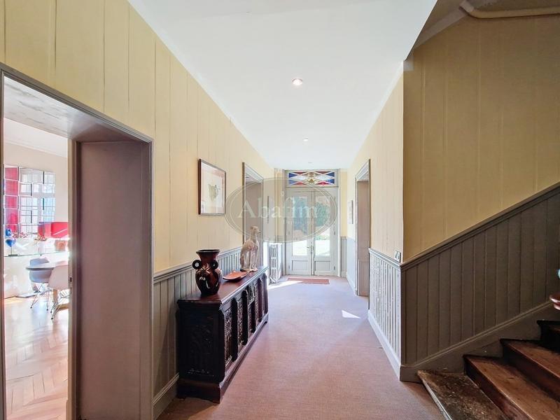 Château - 460 m² - 12 pièces