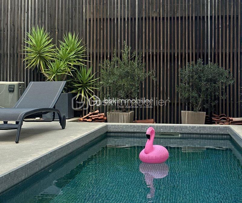 Maison de ville - 223 m² - 7 pièces