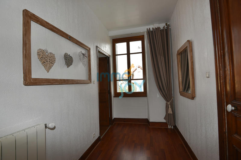 Maison - 212 m² - 8 pièces