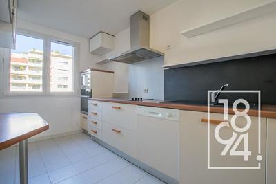 Appartement - 81 m² - 4 pièces