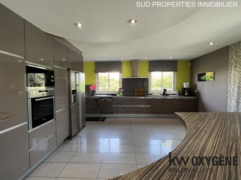 Maison - 218 m² - 7 pièces