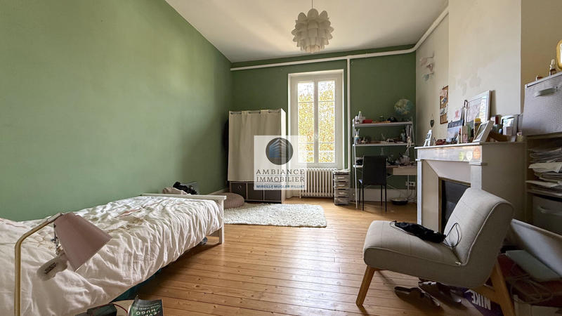 Maison - 176 m² - 8 pièces