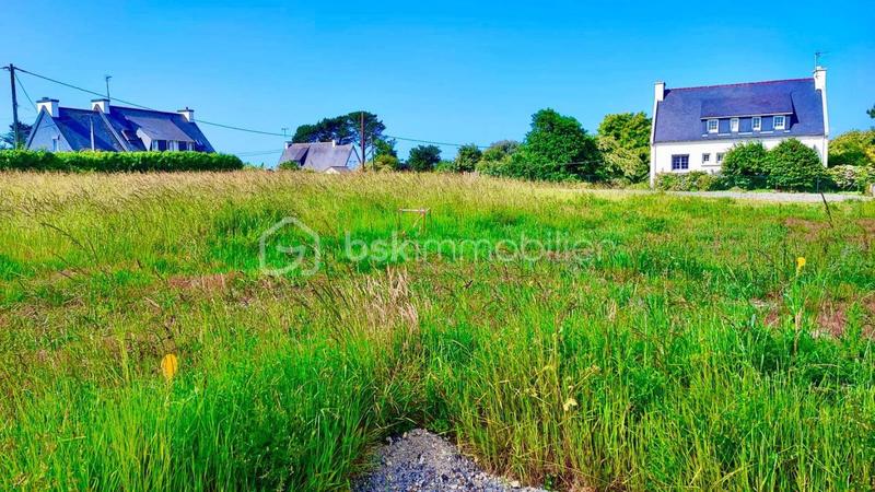 Terrain constructible - 695 m²