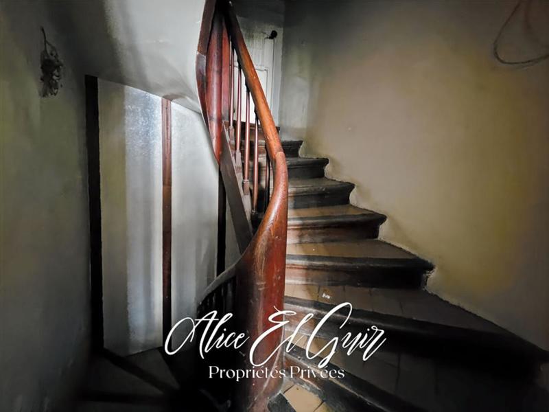 Immeuble - 90 m² - 5 pièces