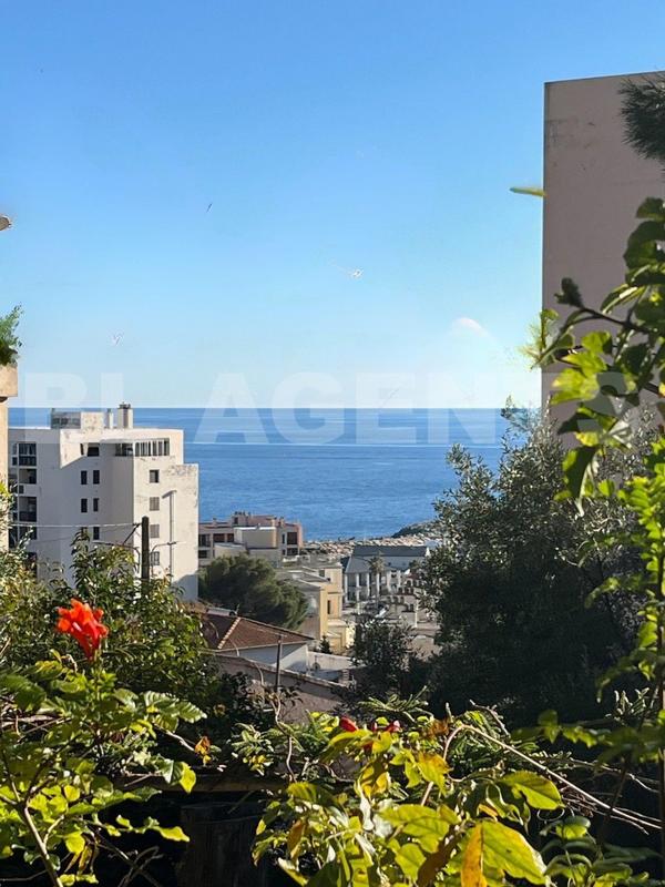 Maison traditionnelle - 220 m² - 12 pièces