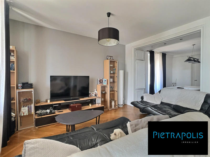 Maison - 302 m² - 10 pièces