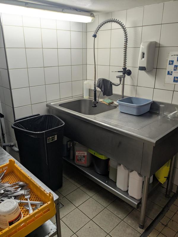 Local commercial - 112 m² - 4 pièces