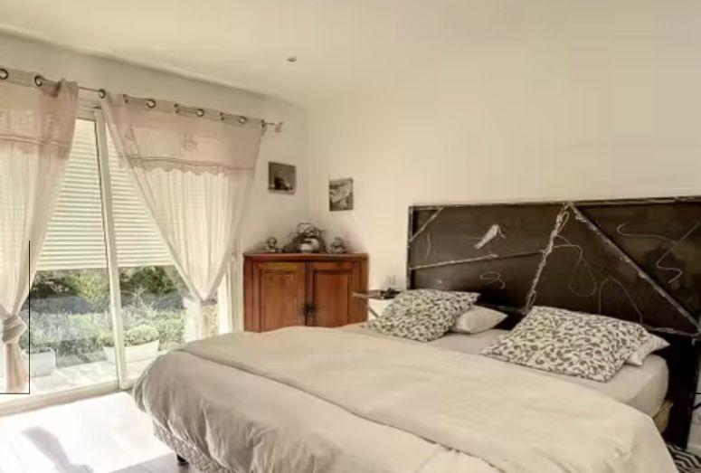 Propriété - 320 m² - 13 pièces