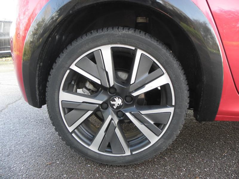 Peugeot 208 II 1.2 PureTech 100ch s&amp;S Gt Line Eat8