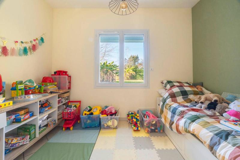 Maison - 240 m² - 6 pièces