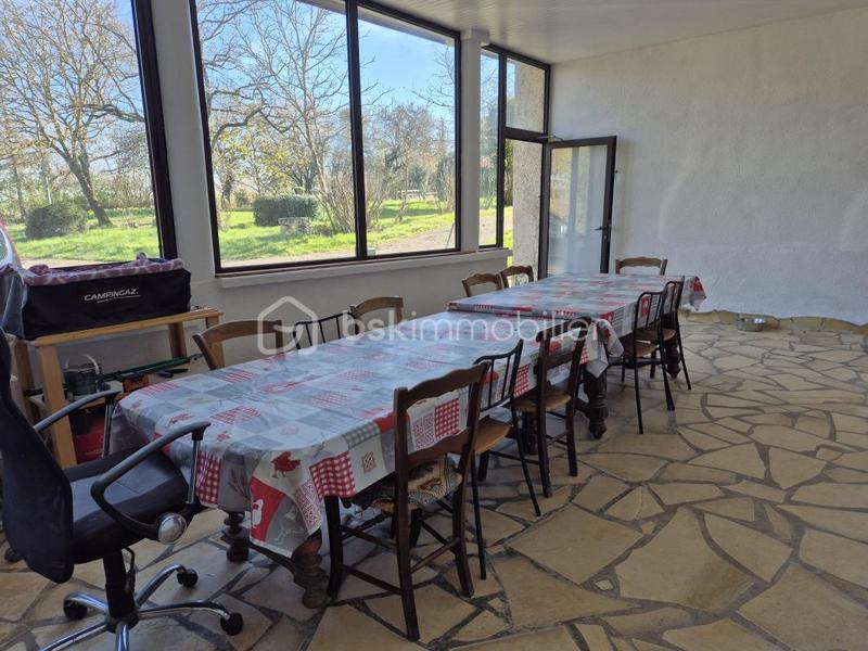 Propriété - 210 m² - 7 pièces