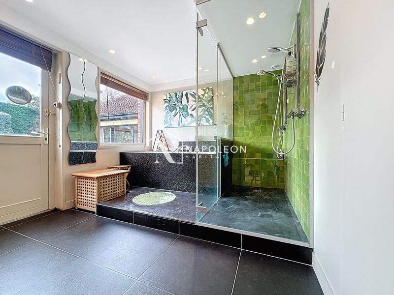 Maison - 200 m² - 6 pièces