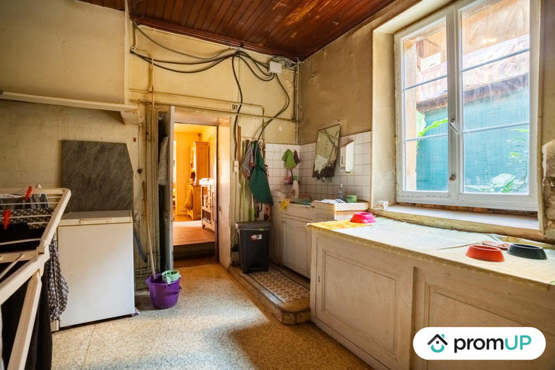 Maison - 240 m² - 6 pièces