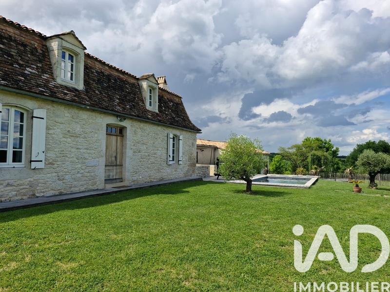 Maison - 437 m² - 12 pièces