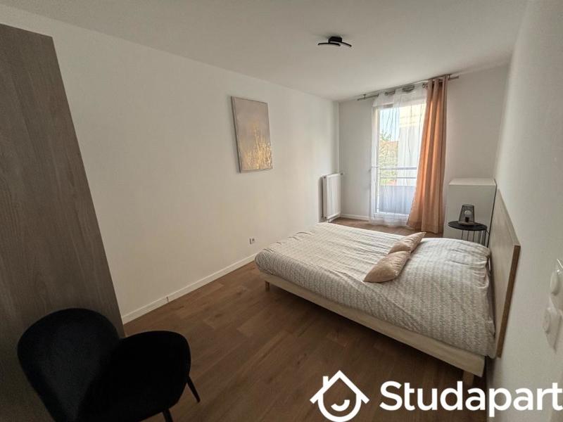 Chambre - 14 m² - 1 pièce