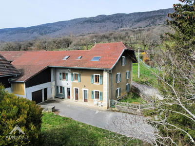 Maison - 223 m² - 7 pièces