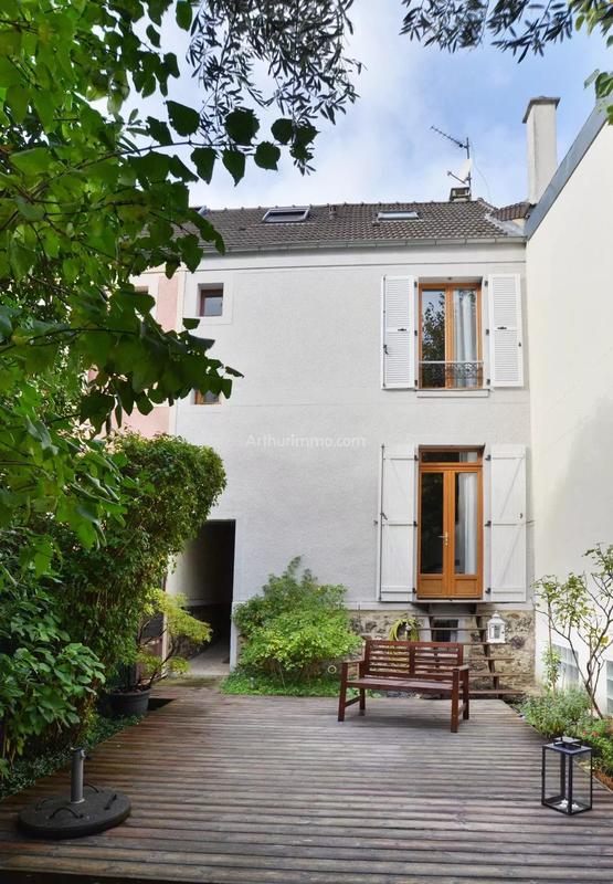 Maison - 90 m² - 5 pièces