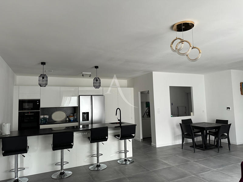 Maison - 123 m² - 5 pièces