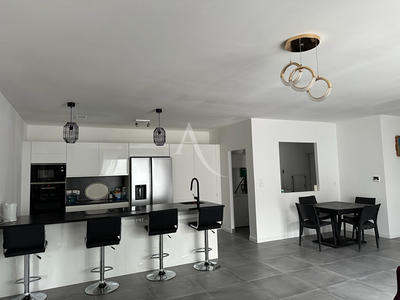 Maison - 123 m² - 5 pièces