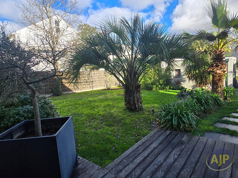 Villa - 180 m² - 8 pièces