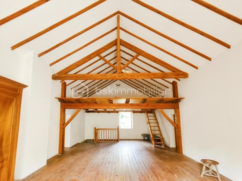 Maison en pierre - 200 m² - 9 pièces