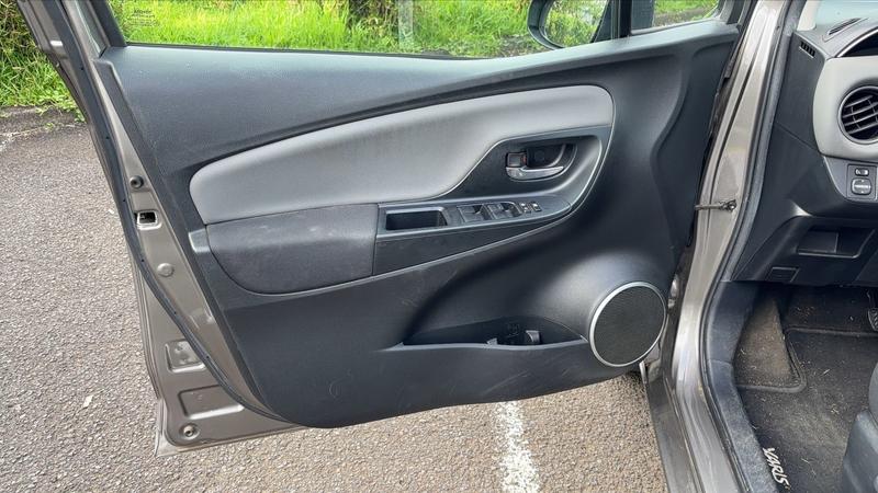 Toyota Yaris 1.5 VVTi 100h Hybrid E-Cvt Active