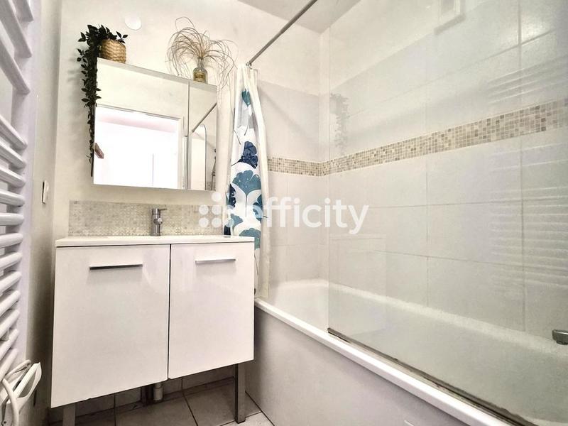 Appartement - 64 m² - 4 pièces