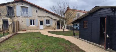 Maison en pierre - 96 m² - 4 pièces
