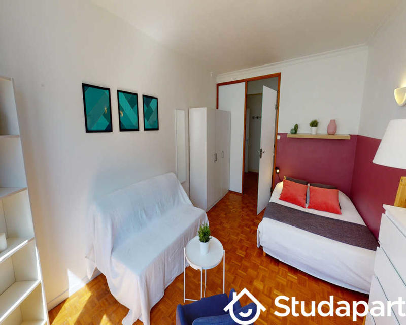 Chambre - 80 m² - 1 pièce