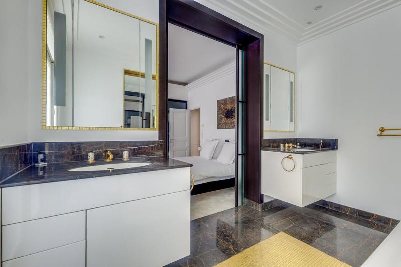 Appartement - 279 m² - 8 pièces