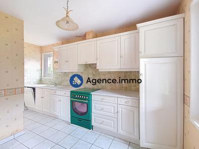 Maison traditionnelle - 120 m² - 7 pièces