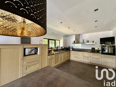 Maison - 209 m² - 8 pièces