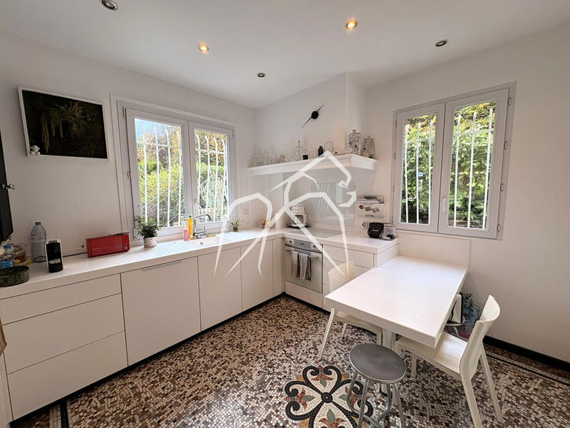 Maison - 200 m² - 7 pièces