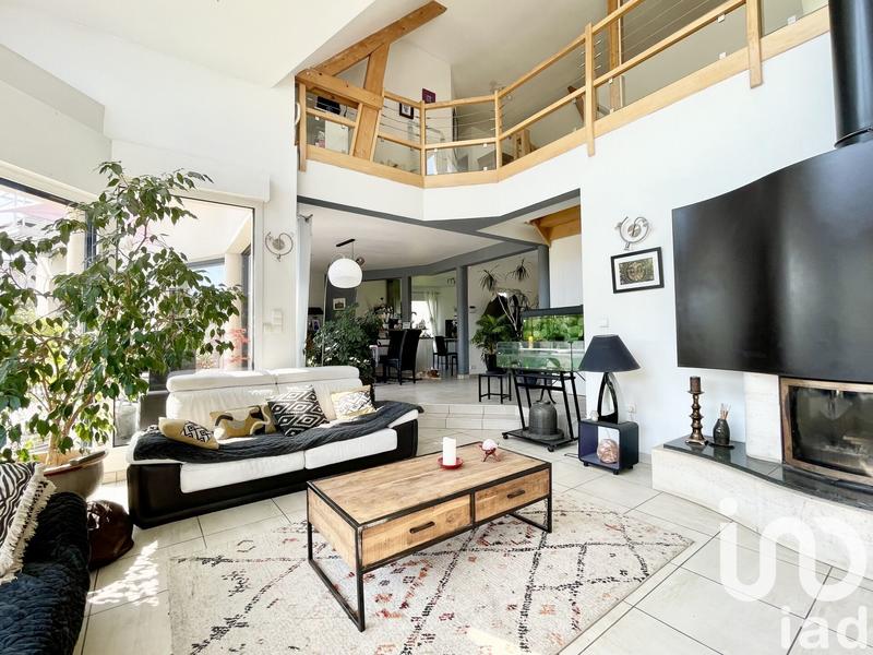 Maison - 212 m² - 7 pièces