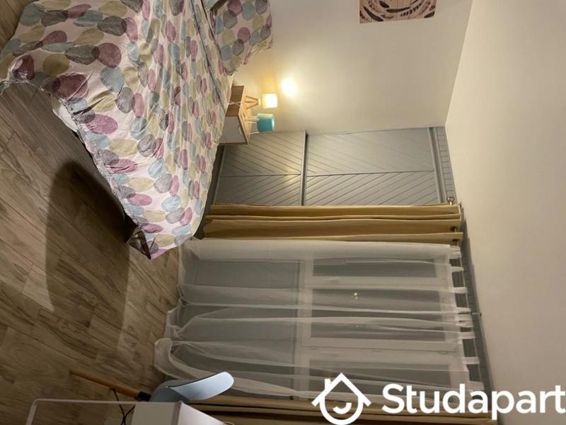 Chambre - 10 m² - 1 pièce