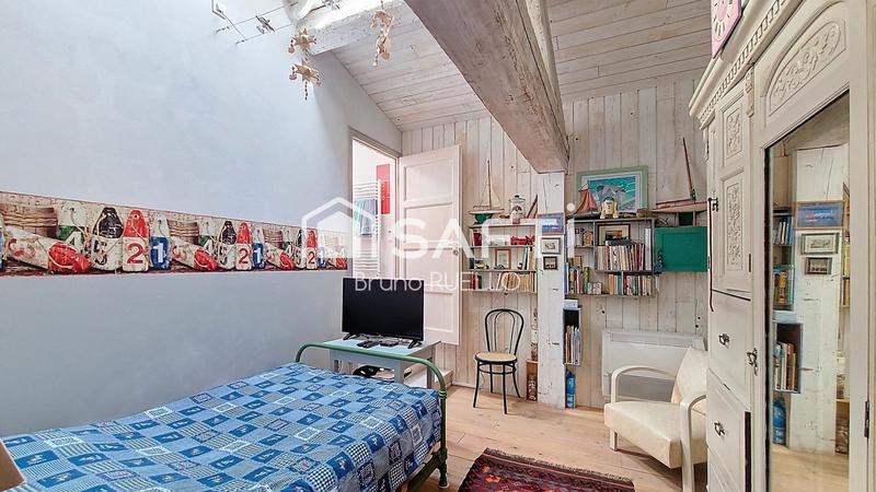 Maison - 270 m² - 9 pièces