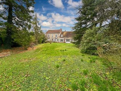 Maison - 338 m² - 10 pièces