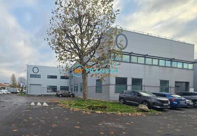 Local d'activités - 822 m²