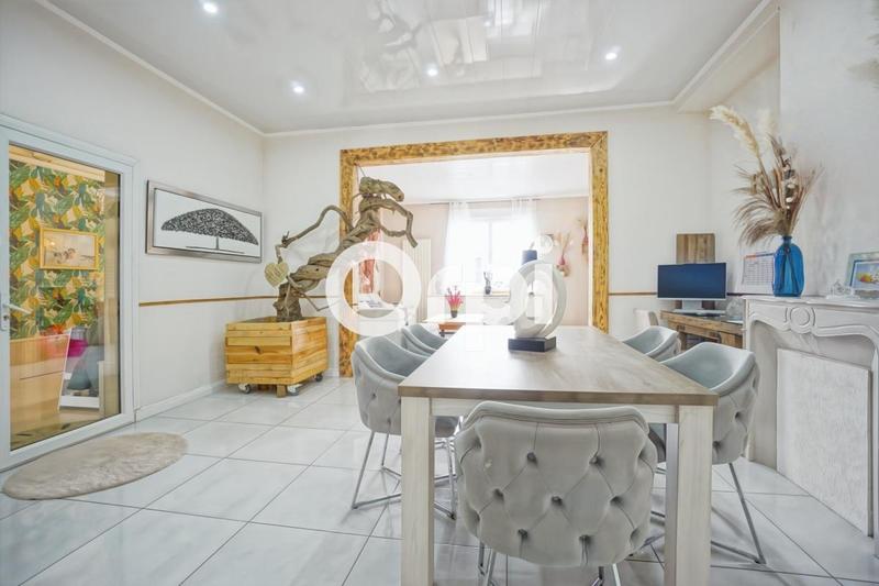 Maison de ville - 232 m² - 8 pièces