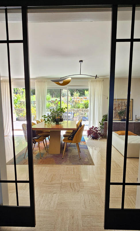 Maison - 216 m² - 8 pièces