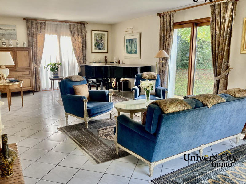 Maison contemporaine - 177 m² - 7 pièces