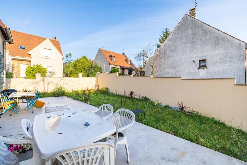 Maison - 200 m² - 6 pièces