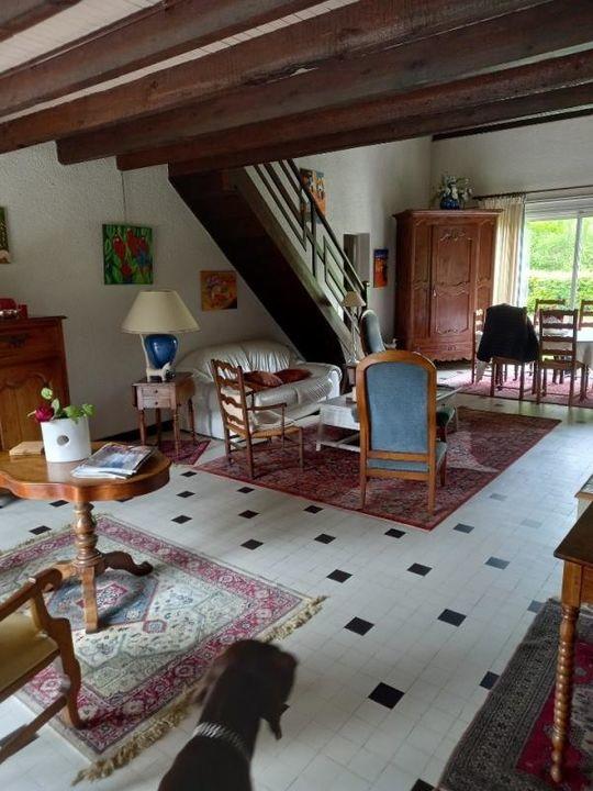 Propriété - 211 m² - 6 pièces