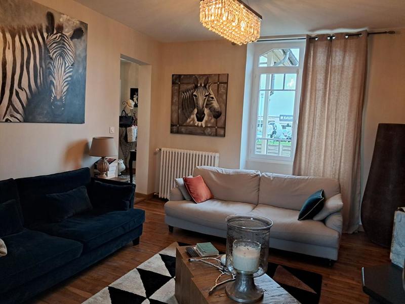 Demeure - 110 m² - 5 pièces