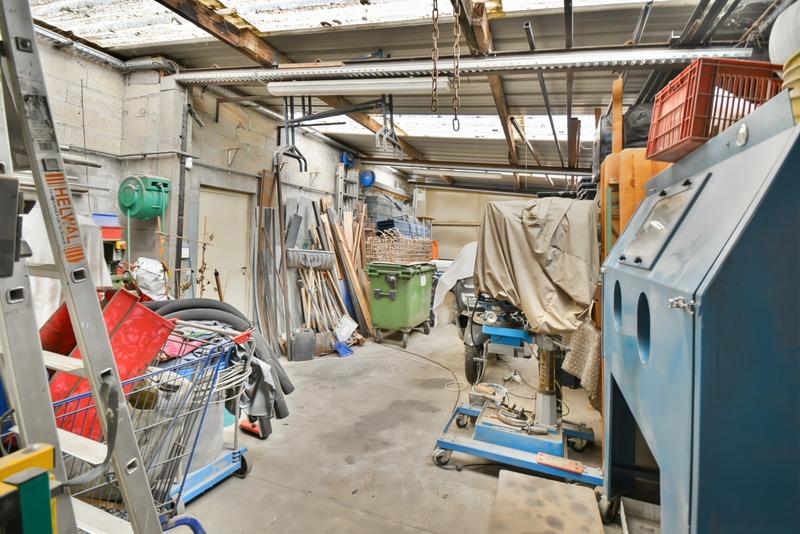Local d'activité / Entrepôt - 900 m² - 10 pièces