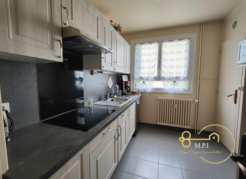 Appartement - 82 m² - 4 pièces