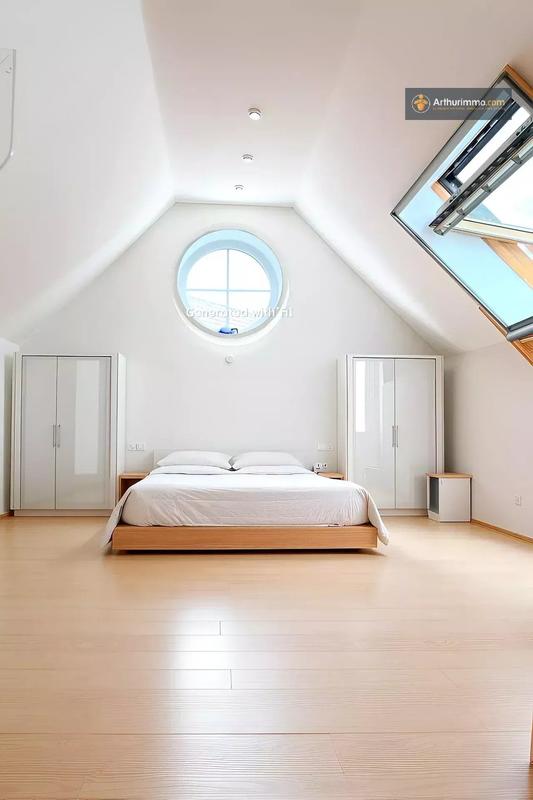 Maison - 300 m² - 9 pièces