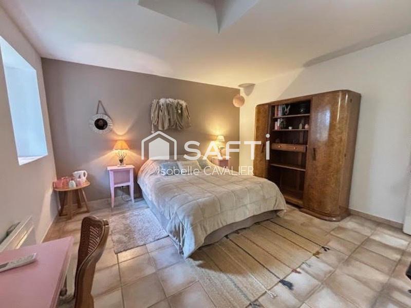 Maison - 262 m² - 6 pièces